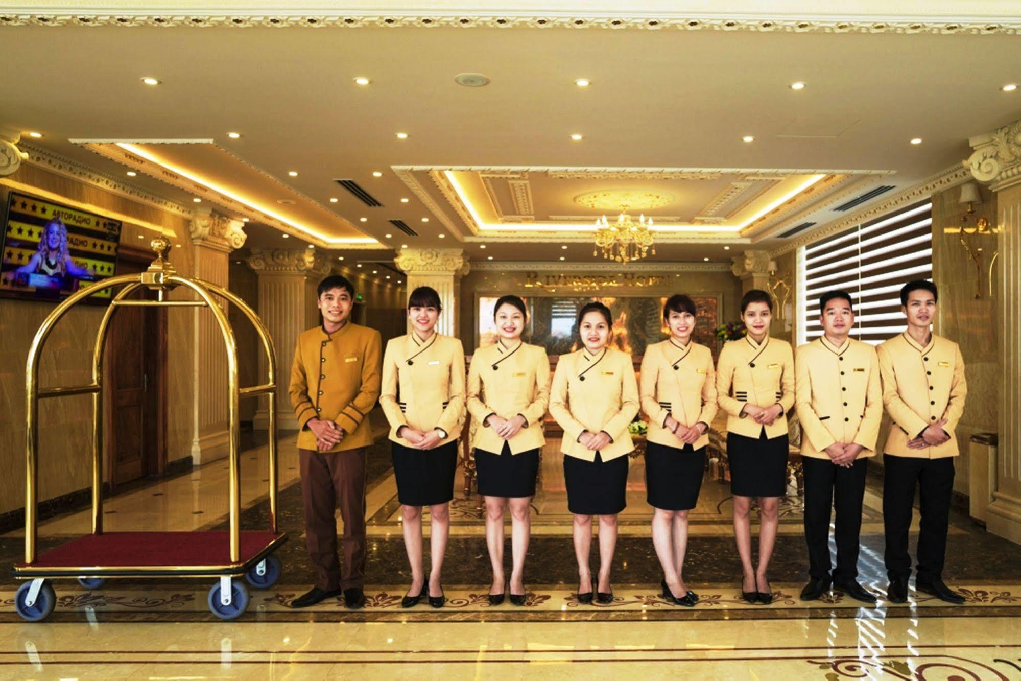 โรงแรมริเวอร์ไซด์ กวาง บิงห์ ด่งเฮ้ย ภายนอก รูปภาพ
